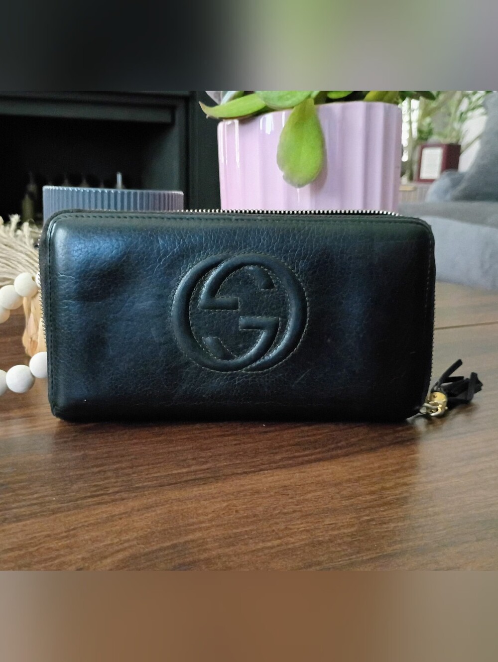 Gucci Soho Black Pebbled Leather Zip Around Wallet Tassel (As-Is) - Picture 3 of 13